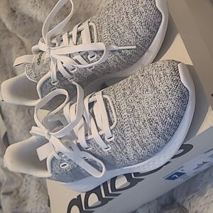 Adidas Knit Gray and White Running Shoes Size 7 New